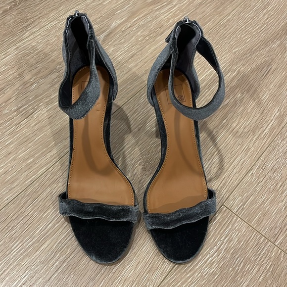 14th & Union Velvet Grey 3” High Heels - size: 7 - Picture 1 of 9
